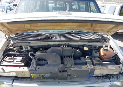 2002 Ford Econoline Commercial z USA, uszkodzony, nr VIN 1FTNE242X2HA90857